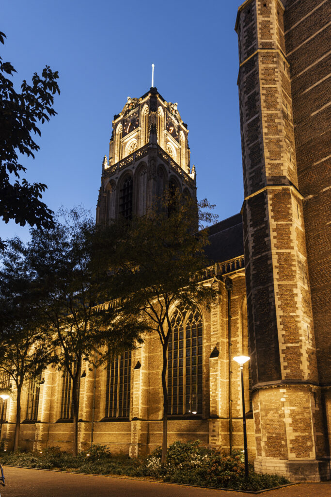 9W7A1250-FINALVivianneSandersePhotography-DeRegelmeisjes-groot-683x1024