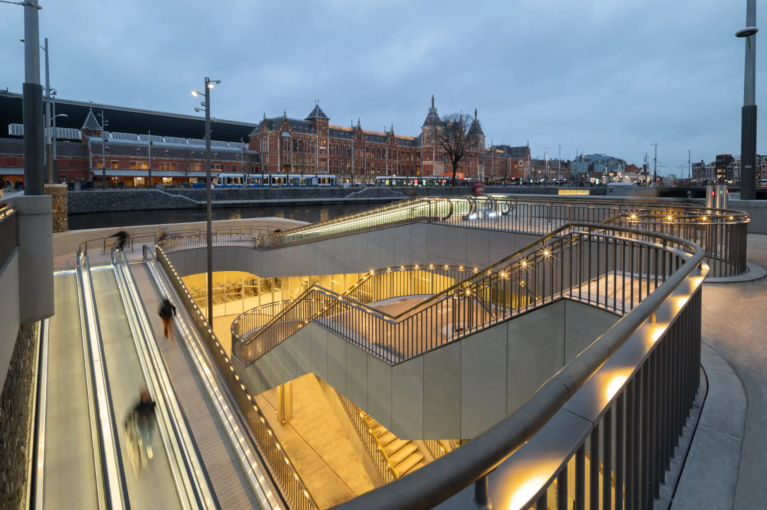 Fietsenstalling Stationsplein Amsterdam