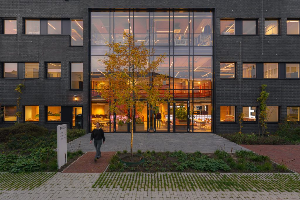 Verlichting bij EK Retail van buitenaf