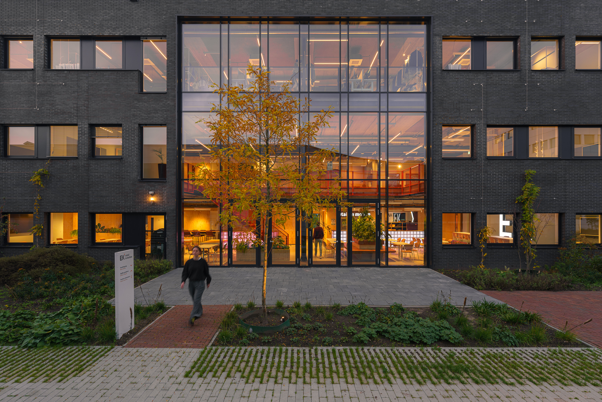 Verlichting bij EK Retail van buitenaf